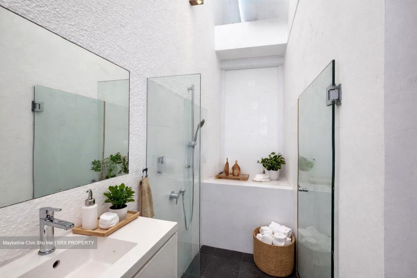 Orchard Road (D9), Terrace #530414381